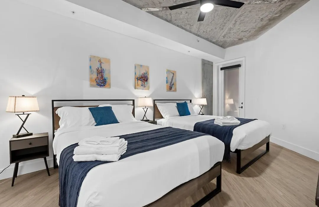 Cozysuites Modern Midtown Loft 23-1