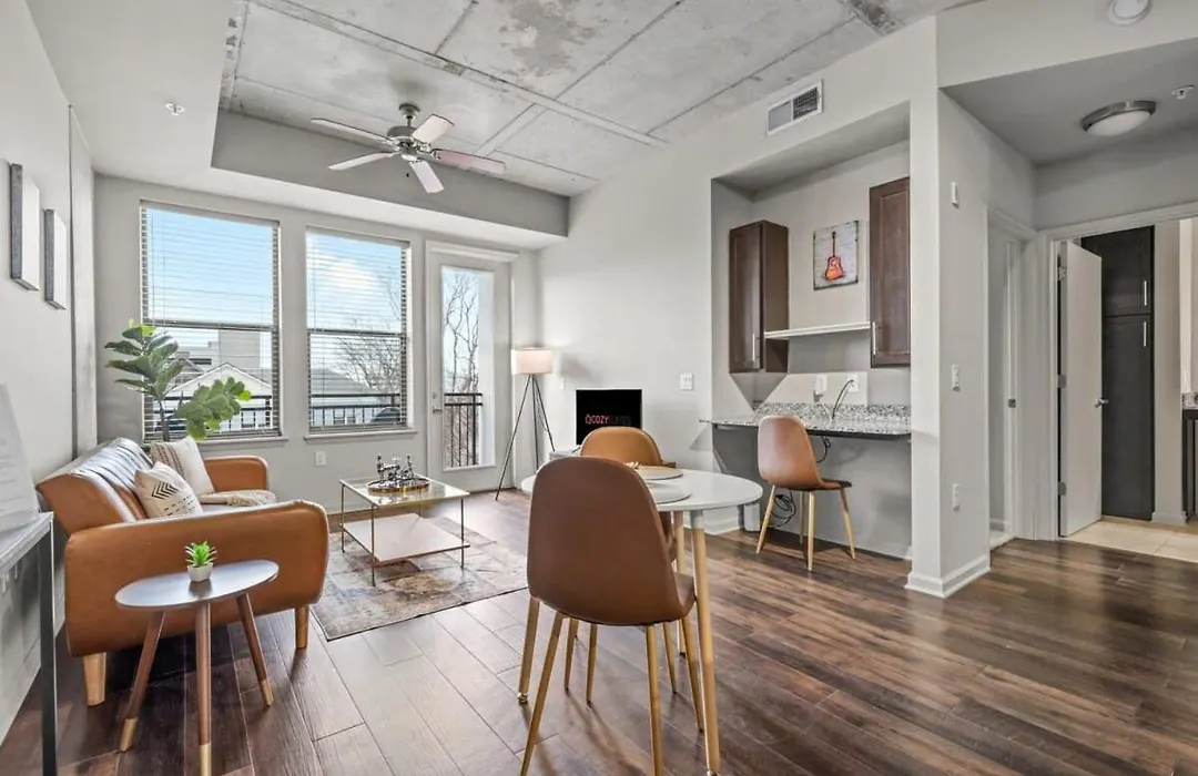 Cozysuites Modern Midtown Loft 03-1