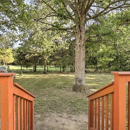 Modern Nashville Townhome: Large Yard & Deck!-3