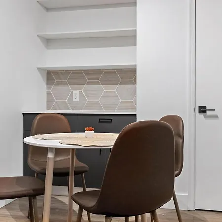 Cozysuites Modern Midtown Loft 23-2